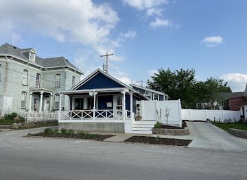 missouri/hannibal/landmark/ol-blue-gallery-and-guesthouse