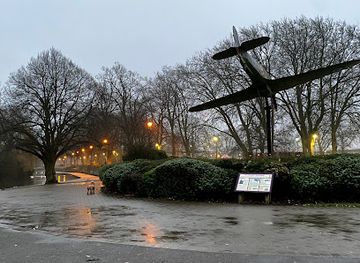 united-kingdom/windsor/landmark/sydney-camm-memorial