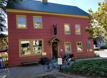 Ryves Holt House