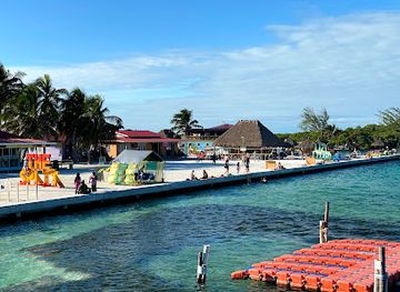 belize/the-cayes/landmark/sip-n-dip
