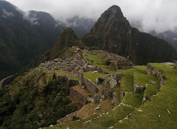 peru/salkantay-trail/landmark/twelve-angled-stone