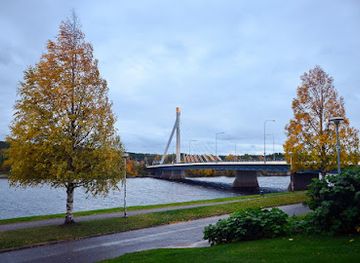 finland/rovaniemi/landmark/lumberjack-s-candle-bridge