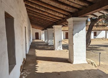 california/santa-barbara/santa-barbara-waterfront/landmark/paseo-de-la-guerra