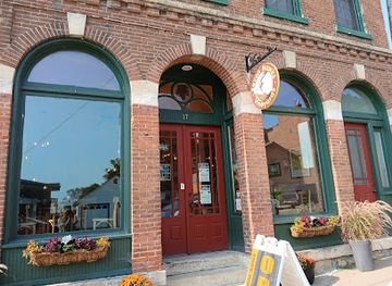 wisconsin/driftless-area/landmark/seven-hawks-vineyards