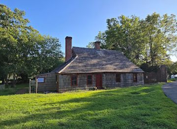 new-york/long-island/landmark/henry-lloyd-manor-house