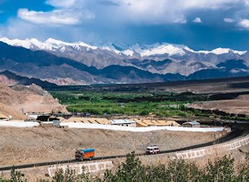 india/leh-ladakh/landmark/offside-cafe