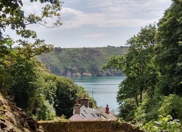 guernsey/forest/landmark/moulin-huet-bay