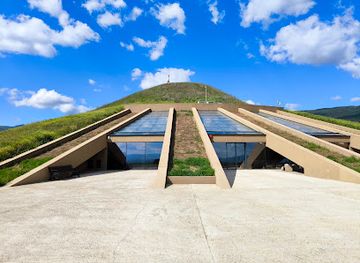 bulgaria/thrace/landmark/thracian-tomb-ostrusha