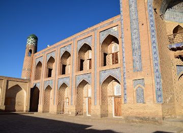 uzbekistan/khiva/itchan-kala/landmark/mohammed-rakhim-khan-madrassah