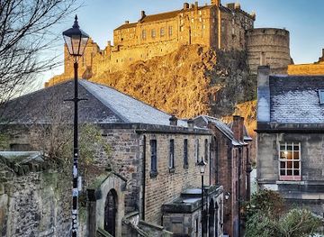 united-kingdom/berwickshire/landmark/the-vennel-viewpoint-edinburgh-castle