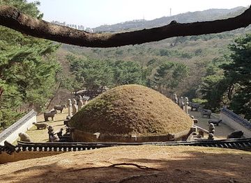 south-korea/gyeonggi-province/landmark/donggureung-east-nine-royal-tombs-guri
