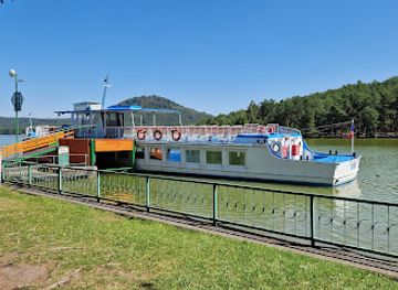 czechia/machovo-jezero/landmark/lake-macha-regatta