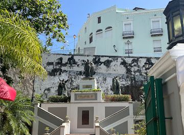 puerto-rico/carolina/landmark/fuente-de-la-herencia-de-las-americas