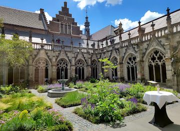 netherlands/utrecht/landmark/pandhof-van-de-dom