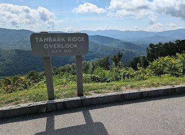 north-carolina/blue-ridge-mountains/landmark/tanbark-ridge-tunnel