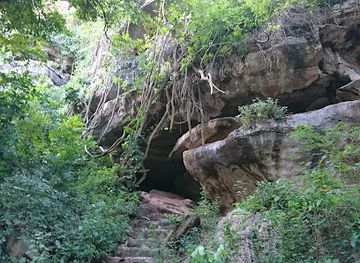 tanzania/ngorongoro-highlands/landmark/amboni-caves