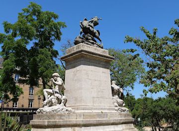 france/ile-de-france/landmark/square-barye