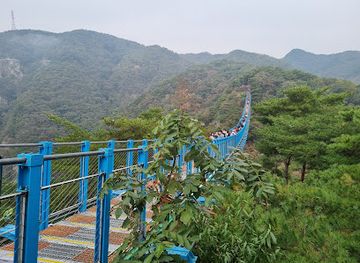 south-korea/gangwon-province/landmark/ganhyeon-tourist-area-sogeumsan-grand-valley