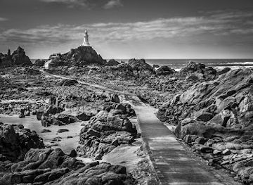 jersey/st-ouen/landmark/la-corbiere