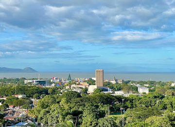 nicaragua/managua/landmark/reserva-natural-laguna-de-tiscapa