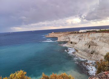 malta/marsaxlokk/landmark/il-hofra-l-kbira