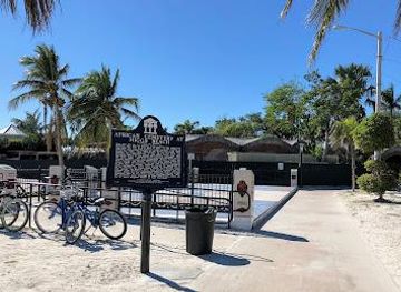florida/key-west/landmark/african-cemetery