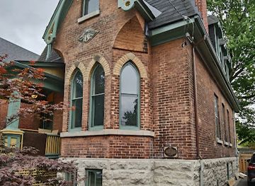 canada/ottawa-valley/landmark/white-house