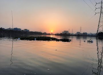 bangladesh/madhupur-tract/landmark/hatirjheel-park