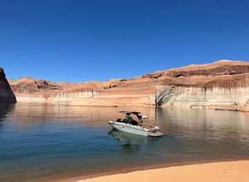 arizona/lake-powell/landmark/surf-s-up-lake-powell