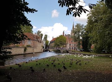 belgium/bruges/minnewater/landmark/wijngaardplein
