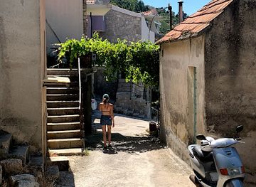 croatia/makarska/landmark/villa-marieta