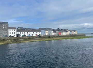 ireland/county-galway/landmark/tribes-tours-galway-free-walking-tour-pub-crawl