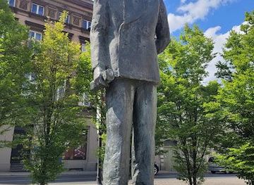 poland/kuyavia/landmark/monument-of-president-leona-barciszewskiego