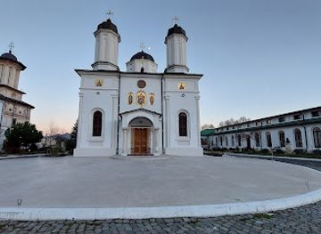 romania/valcea/landmark/arhiepiscopia-ramnicului