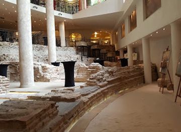 bulgaria/northeast-bulgaria/landmark/the-roman-amphitheatre-of-serdika