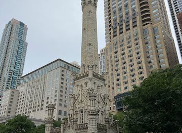 illinois/chicago/magnificent-mile/landmark/chicago-water-tower