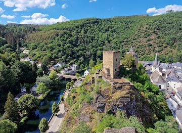 luxembourg/echternach-lake/landmark/esch-sur-sure-castle
