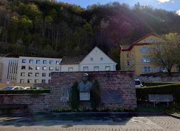 liechtenstein/triesen-region/landmark/seinem-grossen-sohne
