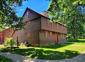 connecticut/housatonic-valley/landmark/stanley-whitman-house