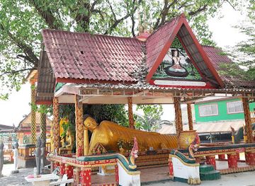 laos/vang-vieng-karst-landscape/landmark/wat-kang