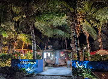 turks-and-caicos-islands/grace-bay/landmark/cocovan-airstream-lounge