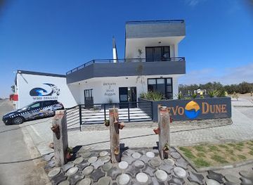 namibia/walvis-bay/landmark/walvis-bay-wind-beggars