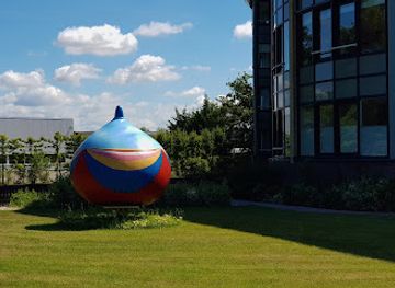 netherlands/bollenstreek/landmark/reuzenbol-de-eeuwige-bollenvelden
