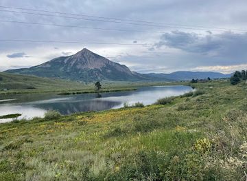 colorado/crested-butte/landmark/lower-loop-trailhead-parking