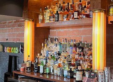 texas/houston/rice-village/landmark/eau-tour