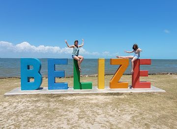 belize/ambergris-caye/landmark/the-belize-sign-monument