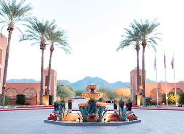 arizona/scottsdale/scottsdale-fashion-square/landmark/experience-scottsdale
