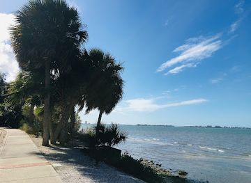 florida/sarasota-beaches/landmark/indian-beach