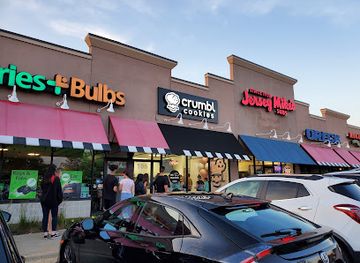 illinois/schaumburg/landmark/crumbl-schaumburg