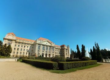 hungary/debrecen/landmark/egyetem-ter